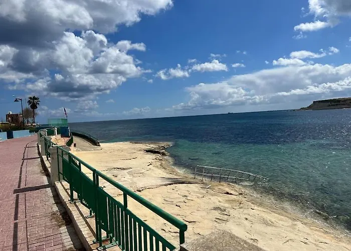 Appartement 2 Bedroom Penthouse With Country And Sea Views *