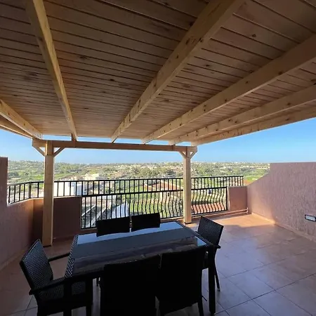 2 Bedroom Penthouse With Country And Sea Views Lejlighed