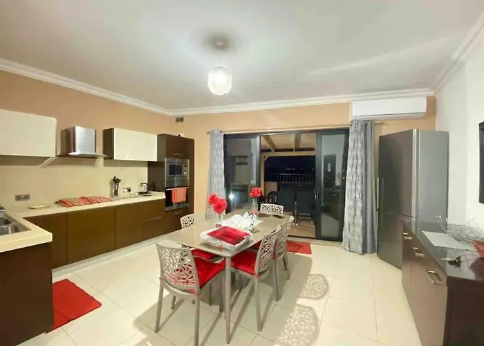 2 Bedroom Penthouse With Country And Sea Views Апартаменты Марсаскала