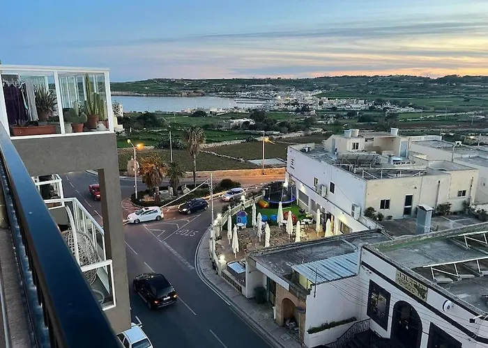 2 Bedroom Penthouse With Country And Sea Views Appartamento Marsaskala